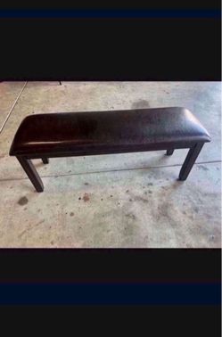 Banca  De Piel Nueva  $120