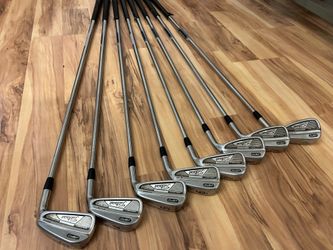 Golf clubs iron set TITLEIST