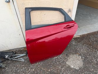 21/26 Hyundai Elantra Left Rear Door