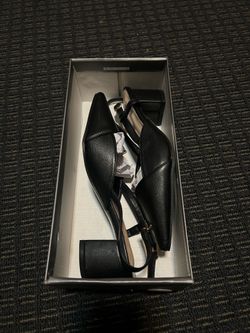 Women’s black sling back heels 6
