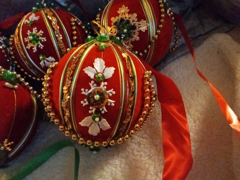 Vintage 1970s Walco Japan Satin Beaded Sequin Ornament – Red & Green 6” Push Pin Christmas Ball – Lot of 5 – Handmade Kit Style