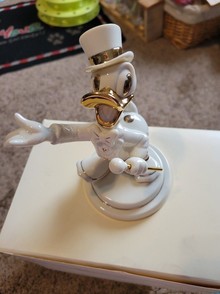 Lenox  Donald Duck Figurine By Disney 