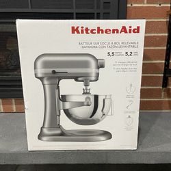 New KitchenAid  Pro 5.5 Qt Mixer 