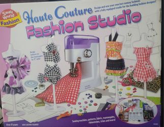 BNIB SEWING MACHINE AND BEGINNER KIT