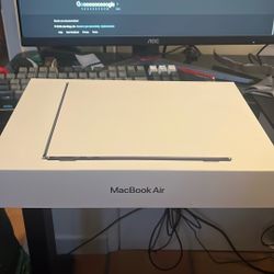 New M4 MacBook Air 13”