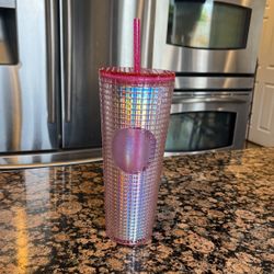 Starbucks summer 2023 Iridescent Pink Silver 'Bubblegum Grid' Cold Cup  Tumbler for Sale in Fontana, CA - OfferUp