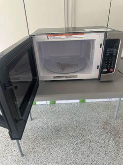 Toshiba SS Countertop Microwave