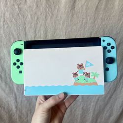 Nintendo Switch Animal Crossing Edition + Luigi’s Mansion 3