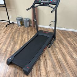 Treadmill- Brand Weslo Cadence G 5.9 