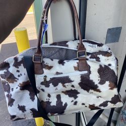 XL Tote With Shoulder Strap.  By Jen And co. Cow Hide/fur Feel And Design