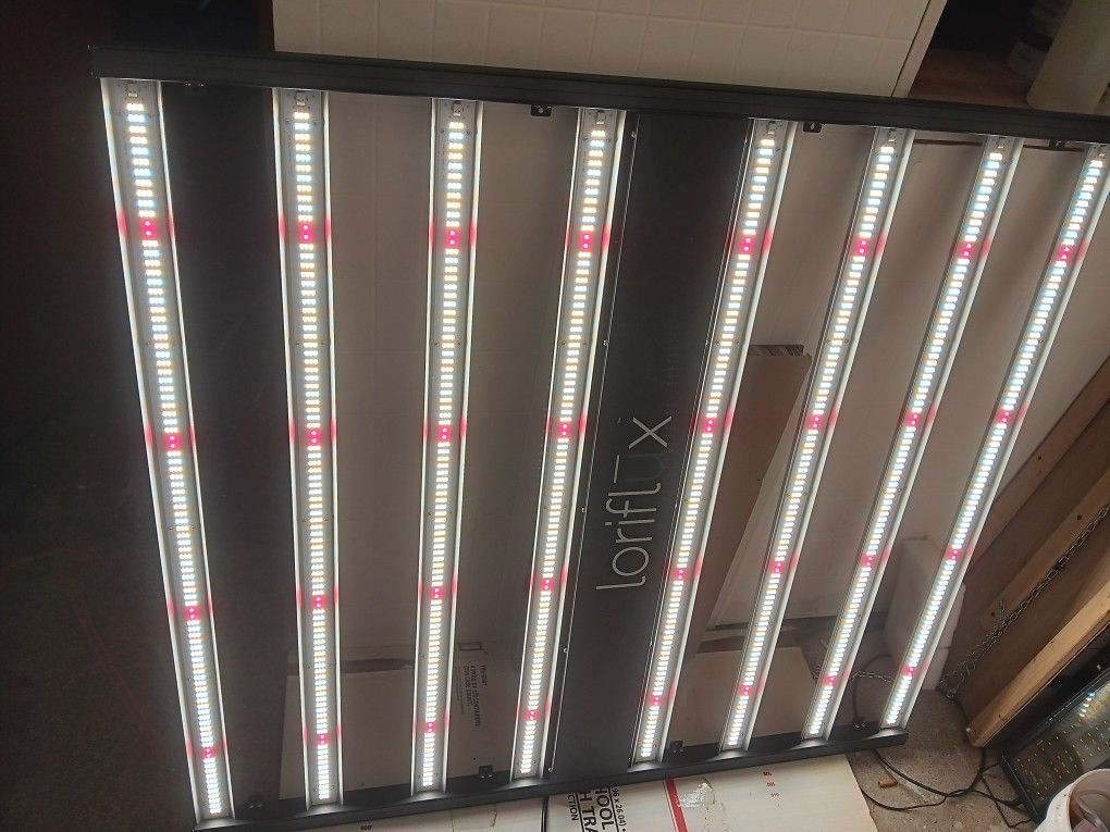 Loriflux 8blade LED Grow Light for Sale in Warren MI OfferUp