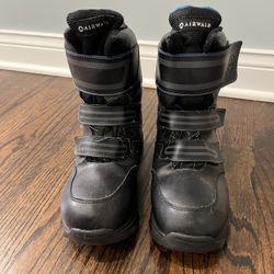 Airwalk size 7 Boys Snow Boots