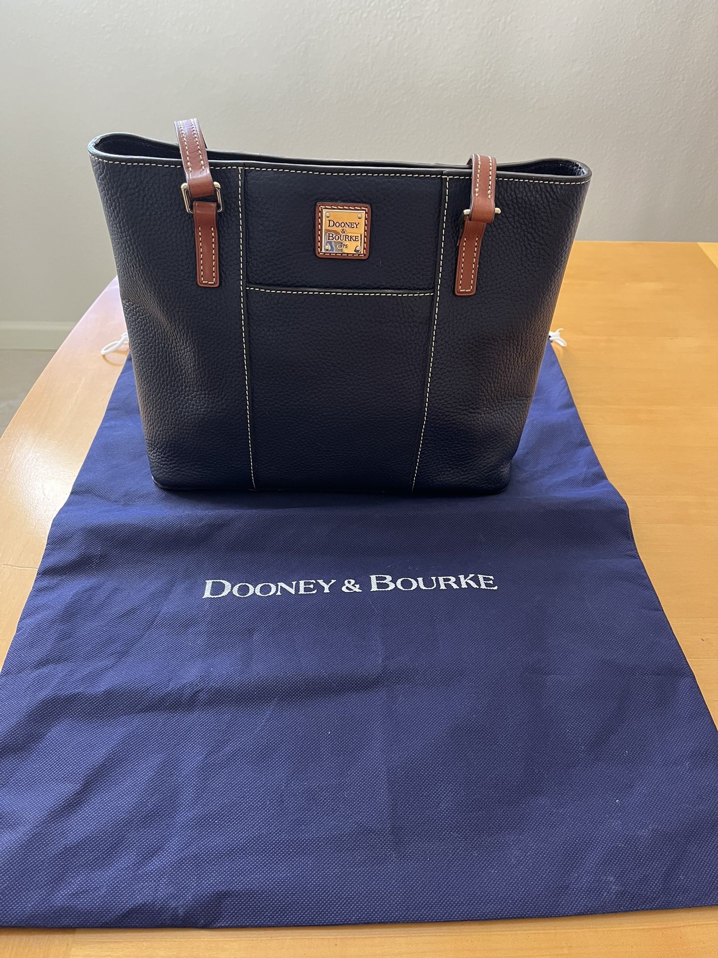 Dooney & Bourke Women’s Pebble Tote w/Dust Cover