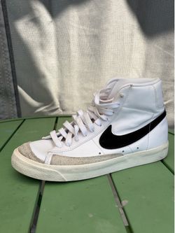 Woman’s Nike Blazer Mid ‘77