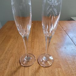 Mikasa Etched Crystal Champagne Flutes – Pair