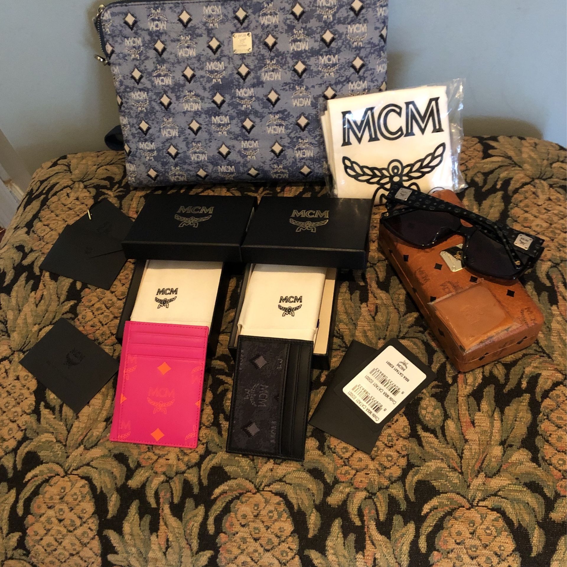 Lot Of Mcm Sign Pouch 2wallets &https://offerup.co/faYXKzQFnY?$deeplink_path=/redirect/