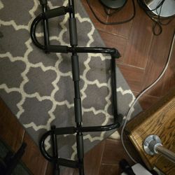 Chin Up Bar/ Pull Up Bar