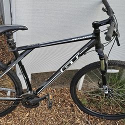 GT Backwoods 24 Speed Mountain Bike 