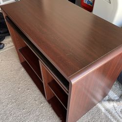 ROLLABLE COMPUTER DESK