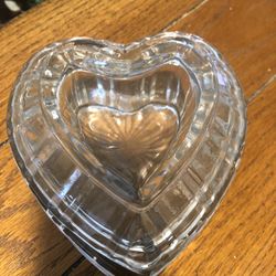 Vintage Heart Shape Container With Lid 4x5 