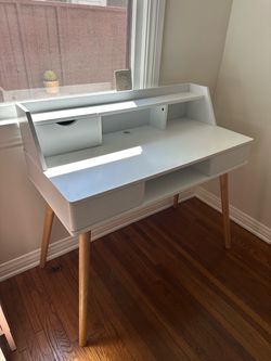 White Mid-Century Modern style Writing Desk