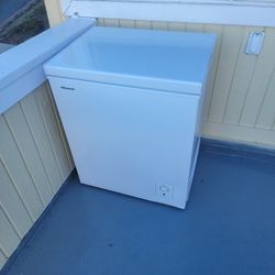 5.1 CU FT Chest Freezer