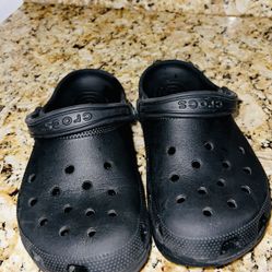 Black Crocs 