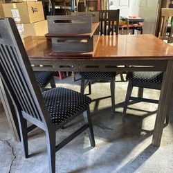 Table And Chairs 