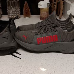 Puma Sneakers