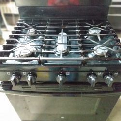 Black GE Five Burner Gas Stove Works Great