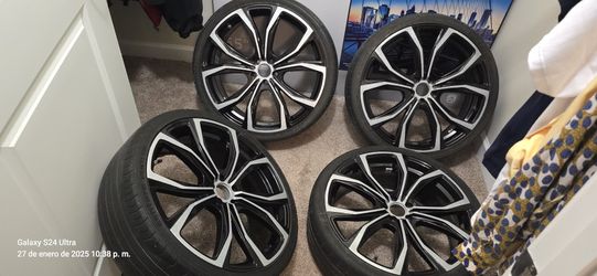 EN VENTA 4 AROS de 20"  MEDIDAS 5x100, CON GOMAS ( RINES Y CAUCHOS), LOS AROS ESTAN RECIÉN PINTADOS. PRECIO 800$ UBICADOS en SAINT CLOUD ORLANDO FLORI