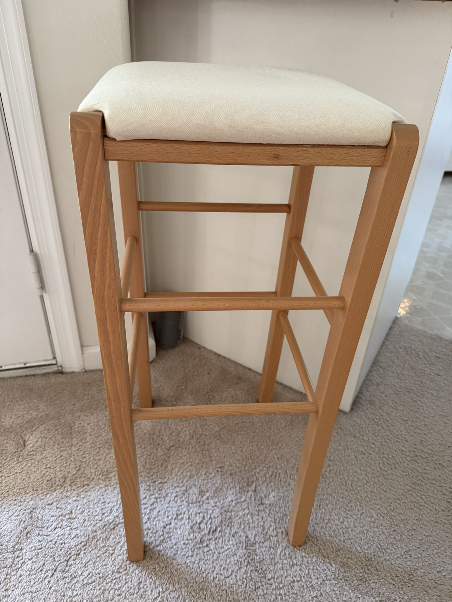 Backless Wood 29" Barstool in Natural (1 piece)