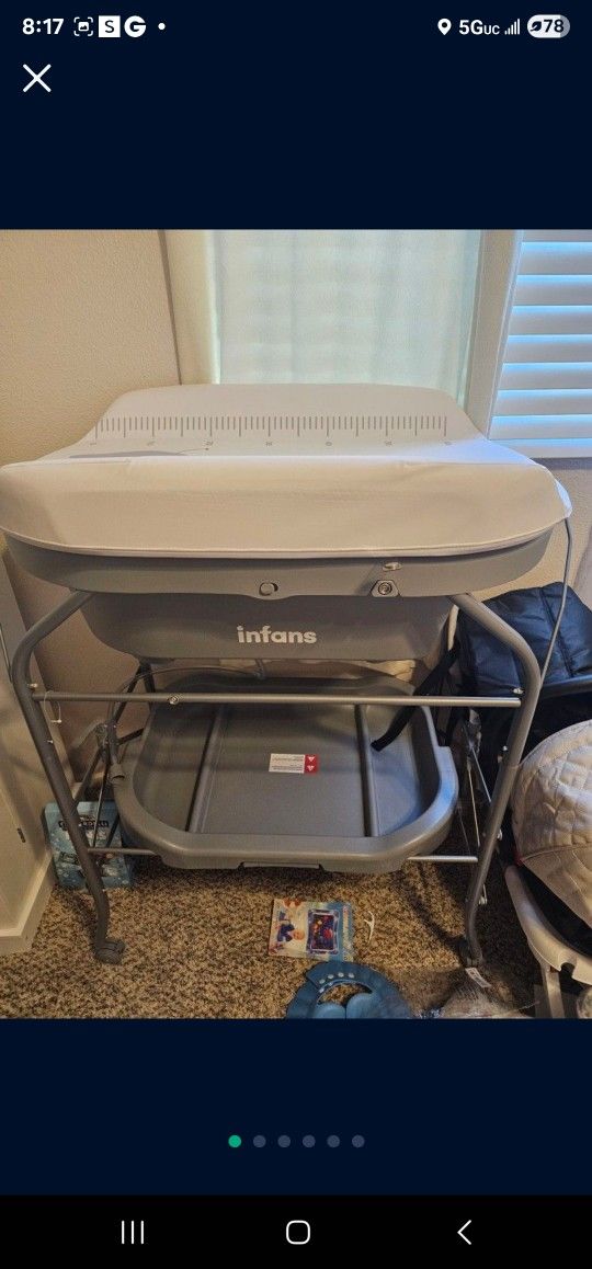 Baby Bathtube And Changing Table