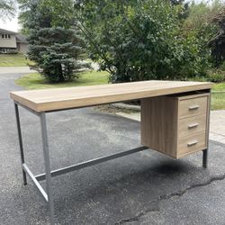 Like New Office School Desk Light Brown