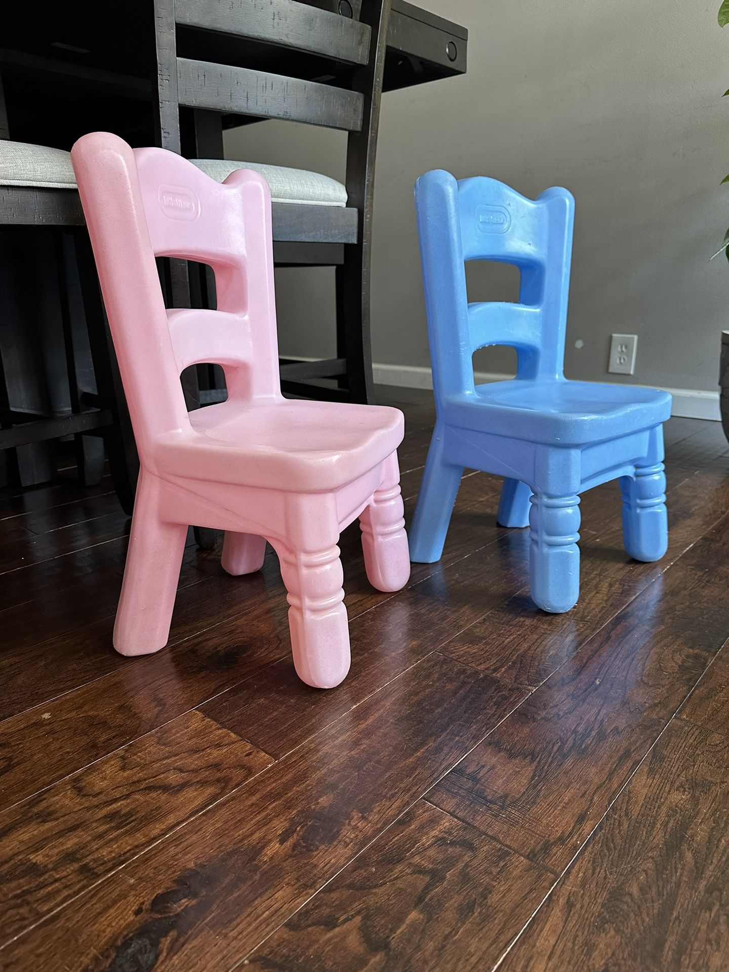 Kid's Chairs 
