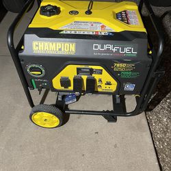Champion Power Equipment 6250-Watt Gas and Propane Powered Dual-Fuel Portable Generator with CO Shield Technology