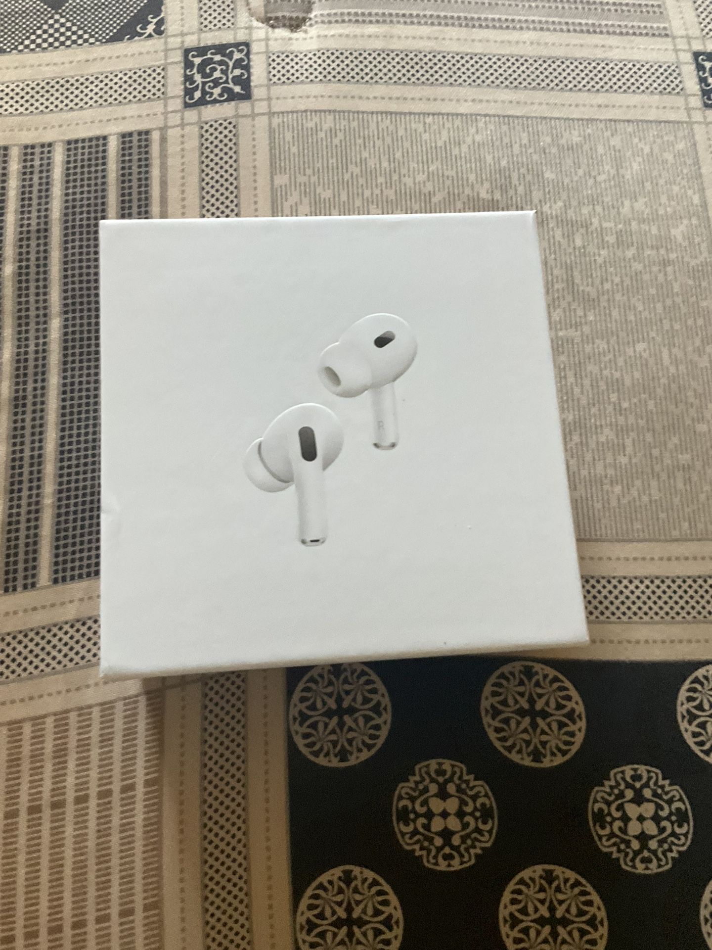 Apple AirPod Pros 2 Generation (Active Noise Cancellation)