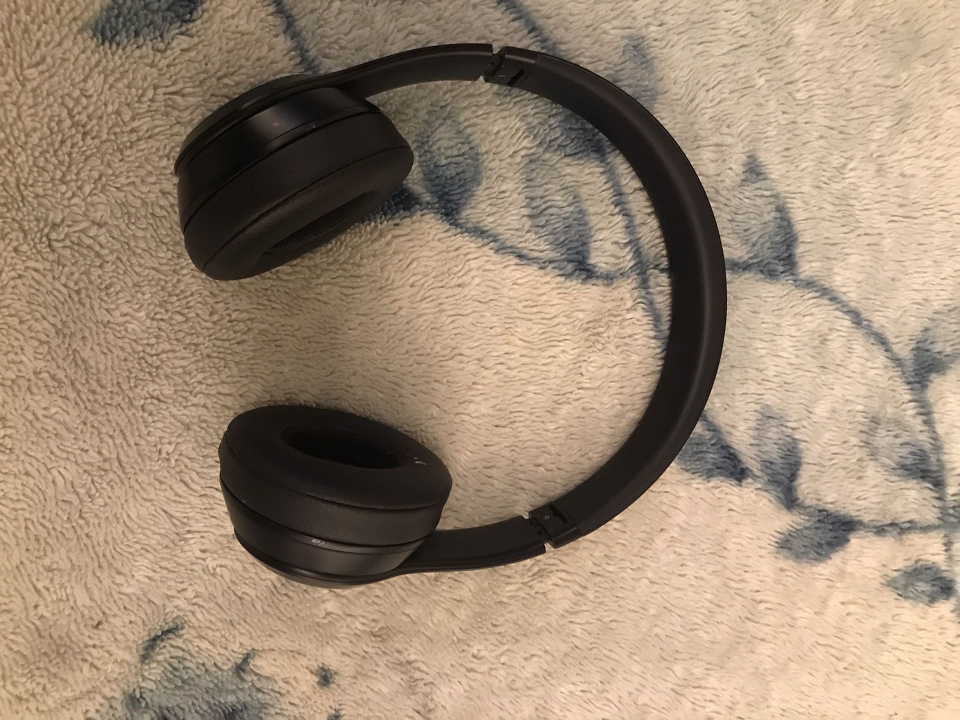 Beats Solo 4