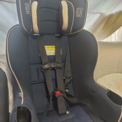 Graco Extend2fit Forward and Reverse Car Seat