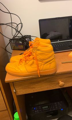 Only worn 4 times size 10.5