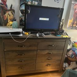 Tv And Dresser