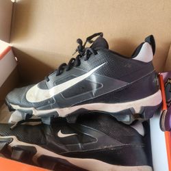 Size 9 Nike Cleats
