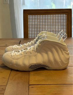 Nike - Air Foamposite One Triple White