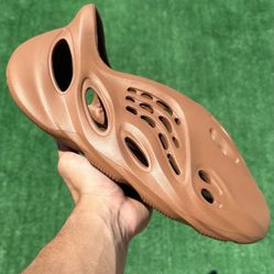 ADIDAS YEEZY FOAM RNR “CLAY RED” (Size 11, Men’s)