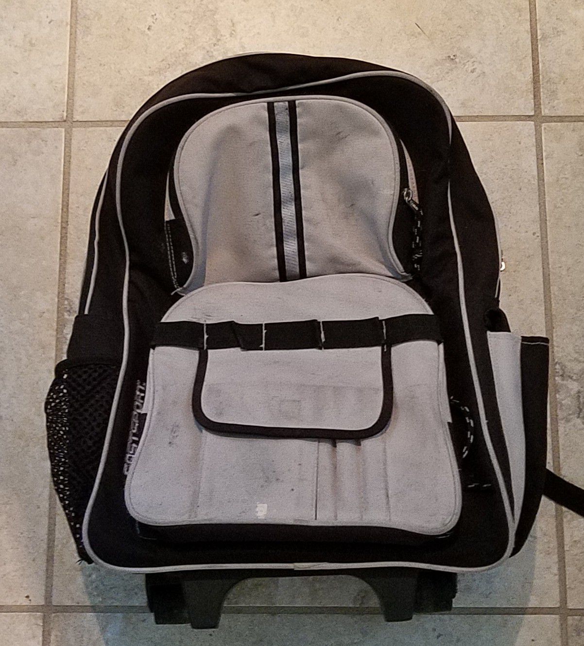 Fully functional travel backpack with wheels