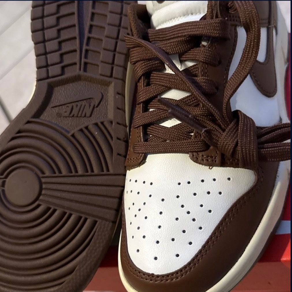 Brown and white dunks size 6.5 Woman’s