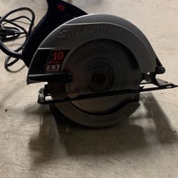 Skil Saw For Sale Works Great Make Offer
