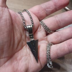 Beautiful Design long arrow pendant with a 23 inch stainless steel chain