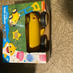 Baby shark bubble lawnmower