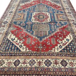 Hand-knotted 100% wool and cotton